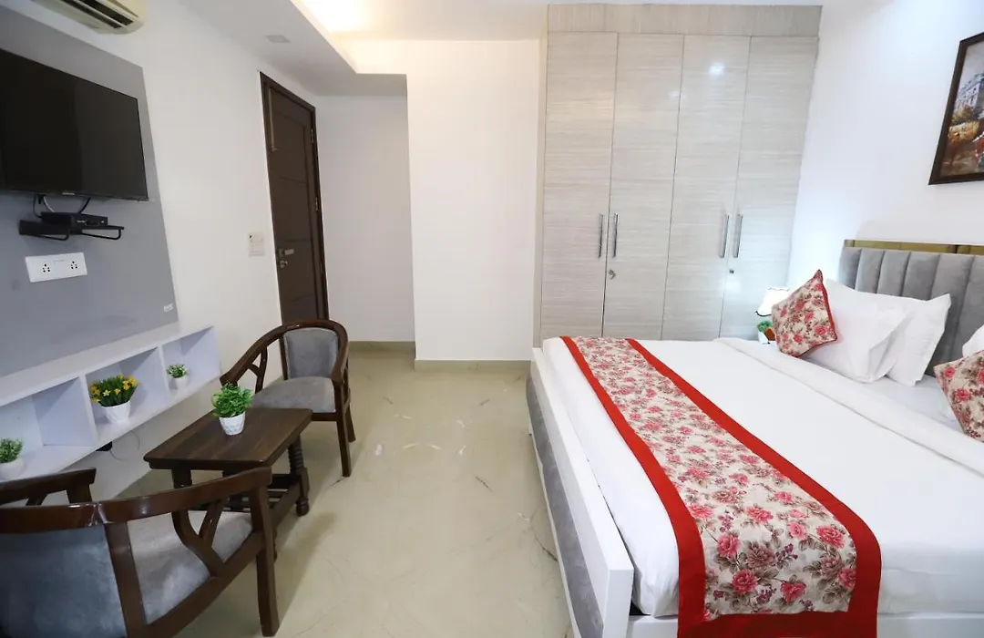 Hotel Nature View Green Park Metro Couple Friendly New Delhi-1
